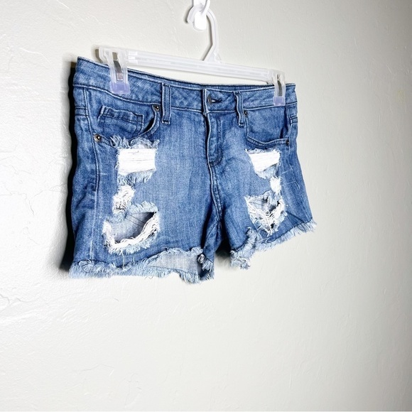 GJG Denim Distressed Stretch Denim Shorts - Picture 2 of 5